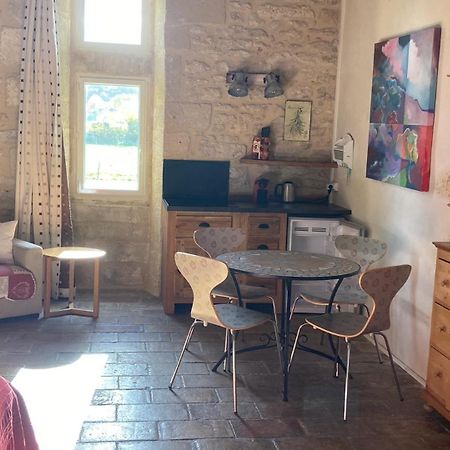 Mas De La Rivoire B&B Villevieille Екстериор снимка