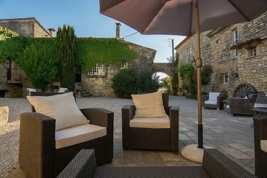 Mas De La Rivoire B&B Villevieille Екстериор снимка