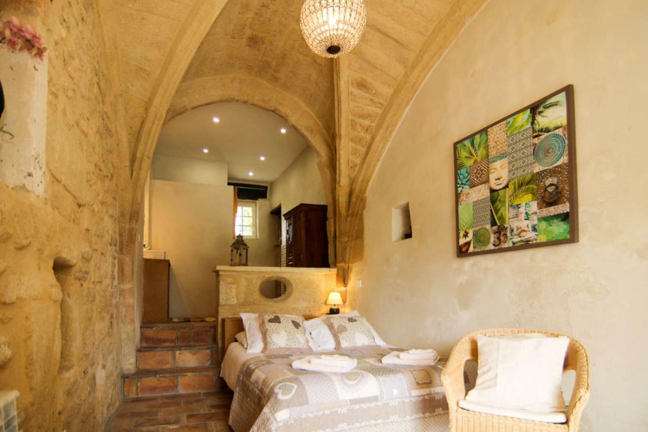 Mas De La Rivoire B&B Villevieille Екстериор снимка